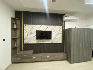 PLUS 33 HOTEL - Nungua - 9