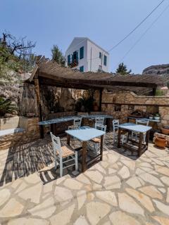 Agnanti Studios - Meyisti - 2