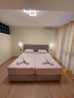 Selefi Deraj Apartament - Tirana - 0