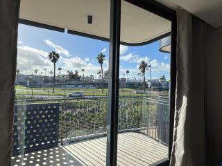 Modern chic at On park Century City near Canal Walk - 1