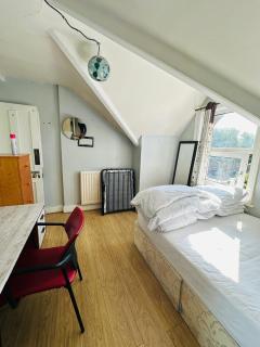 Double Room with share - Parkstone - 7