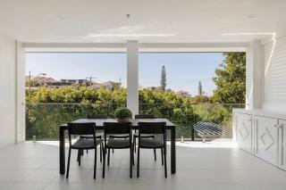 2/40 Ventura New - Sunrise Beach - 1