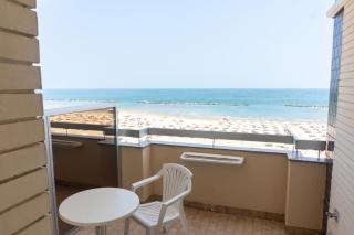 Hotel Adriatica sul Mare - Rimini - 1