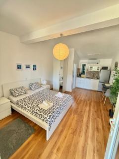 L&L Apartments - Vir - 3