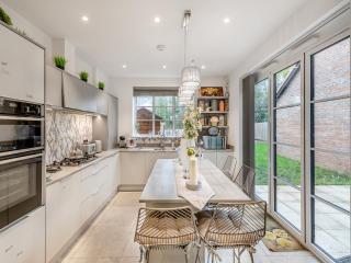 Luxury Living - Canterbury - 4