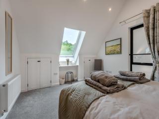 Dunley Barn - East Grimstead - 3