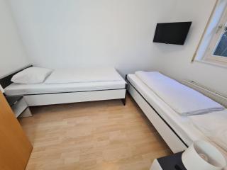 Rent House - Work and Sleep in Neustetten - Ideal für Teams und Monteure bis 4 Personen - Ganze Wohnung - ruhig und kühl im Sommer - eigener Garten mit Grill - easy Check-In - weitere Unterkünfte Vorhanden - Remmingsheim - 3