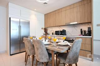 Luxury 2 Bedroom Apartment - Private Beach - Emaar Beach Vista - 3