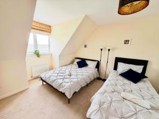 Torwood Townhouse - Fast WiFi and Free Parking - Edinburgh - 9