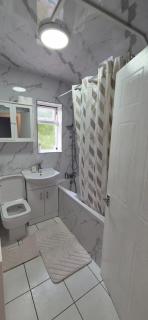 Cosy Stay Near Arena & Leeds Bradford Airport - Bradford - 2