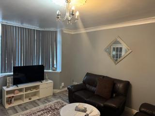 Cosy Stay Near Arena & Leeds Bradford Airport - Bradford - 1