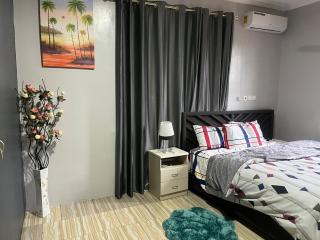 FranGee gold house with cool breeze & solar backup - - 2