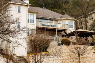 Elegant Hillside Home Near Volente on Lake Travis - Leander - 9