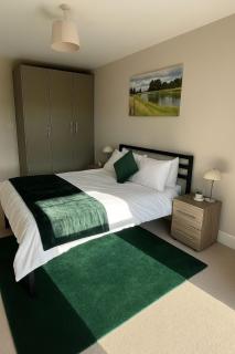 Free WiFi & Netflix - Slough Apt - Slough - 3