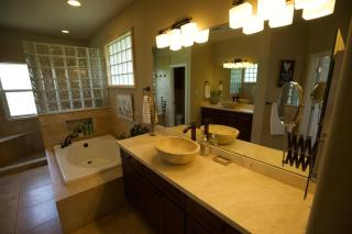 Elegant Hillside Home Near Volente on Lake Travis - Leander - 4