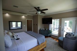 Elegant Hillside Home Near Volente on Lake Travis - Leander - 3