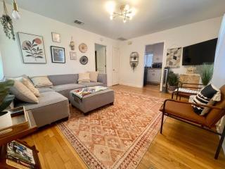 Downtown ATX! Deep Eddy Bungalow #B - Austin - 1
