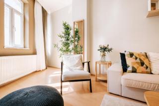 Central Flat w Balcony Near Vibrant Istiklal - Istanbul - 0