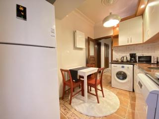 Flat Steps from Taksim Square - Istanbul - 3