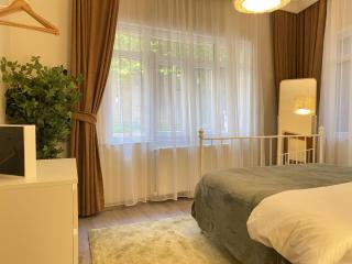 Flat Steps from Taksim Square - Istanbul - 2