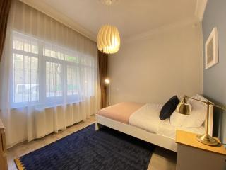 Flat Steps from Taksim Square - Istanbul - 1