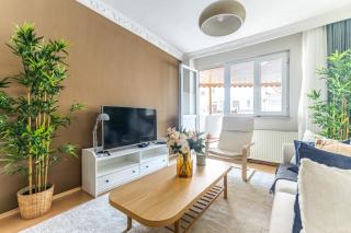 Flat w Balcony Near Taksim Square in Istiklal - Istanbul - 6