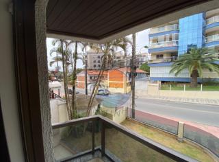 Apartamento no Centro de Bombinhas Próximo a Praia e Comércio em Geral - 2