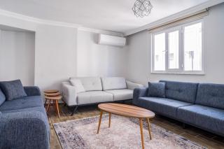 Flat w Balcony 10 min to Uskudar Coast - Estambul - 0