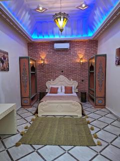 Eden suites - - 8