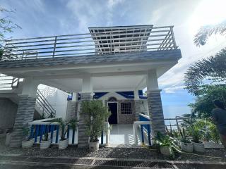 Becca's Vacation House - - 4