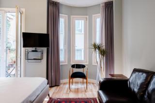 Stylish Flat with Balcony Near Central Avenue - Istanbul - 7