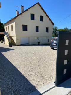Logement indépendant au rdc d'une maison - - 8