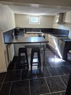 Logement indépendant au rdc d'une maison - - 3