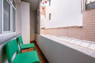 Modern Spacious Flat w Balcony 5 min to Taksim - Istanbul - 1
