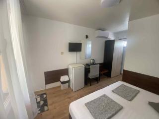 Family Hotel Yulian - Kranevo - 4