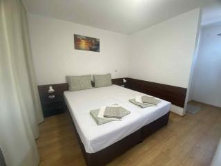 Family Hotel Yulian - Kranevo - 3