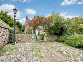 Gladwyn Cottage - Sutton Benger - 0