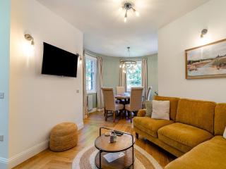 West Lodge - Perth - 8