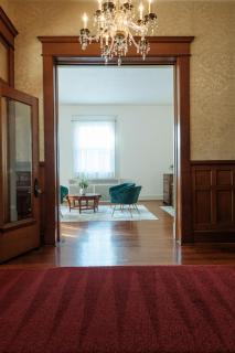 Oakridge House. Spacious and historic home in downtown Ironton, Ohio. - Ironton - 8
