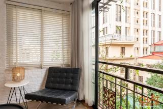 SoNVU Tiep AntiqueStudio5 FrenchQuarter Airy SunlitBalcony - Hanoi - 1
