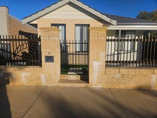 Cozy and Compact Holiday and Business Home - 9