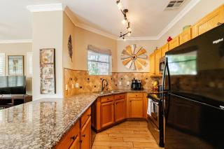 Amazing Gilbert home 3 Bed 2 and half Bath sleeps 8 2 car garage - 3