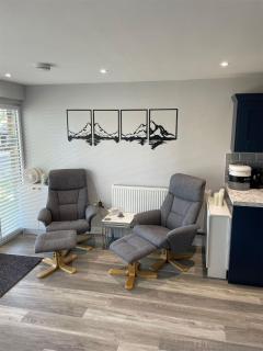 Chalet 133, Snowdon Holiday Chalet - Glan Gwna - Caeathro - 3