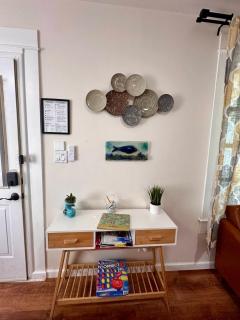 2 BR Quaint Private Bungalow NR Downtown & Beaches - Pensacola - 2