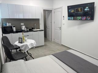 UpTown Suites - Bat Yam - 9