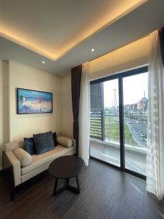 Căn hộ 2 PN, Phù hợp gia đình, gần biển, View chéo biển, vòng quay MT The Sapphire 2 Hạ Long - Ha Long - 2