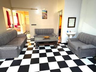 Spacious Apartment with Motorcycle Garage, Free Parking, and Air Conditioning - Errachidia - 8