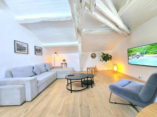 "Le Rollin 5" by My Stay Loc - 9