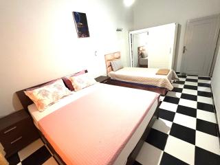 Spacious Apartment with Motorcycle Garage, Free Parking, and Air Conditioning - Errachidia - 9