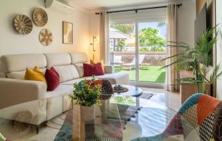 Stylish Coastal Living Near Estepona Marina - 9